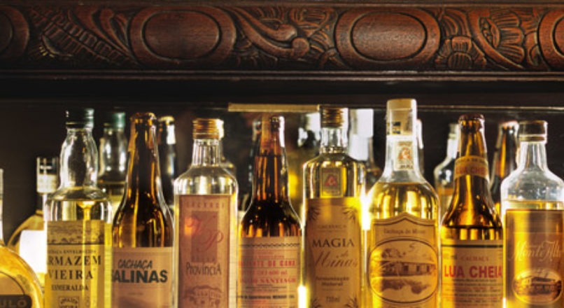 Cachaça – conheça as leis do setor