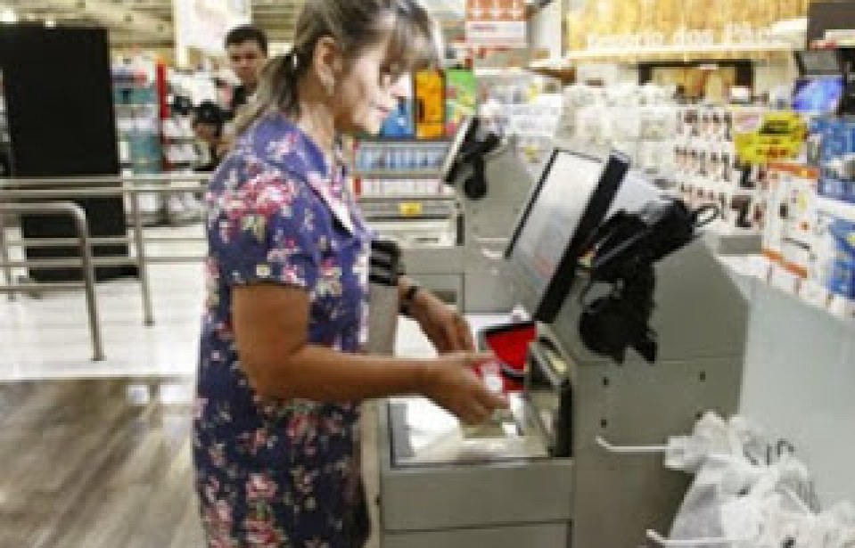 Supermercados adotam tecnologia para agilizar atendimento