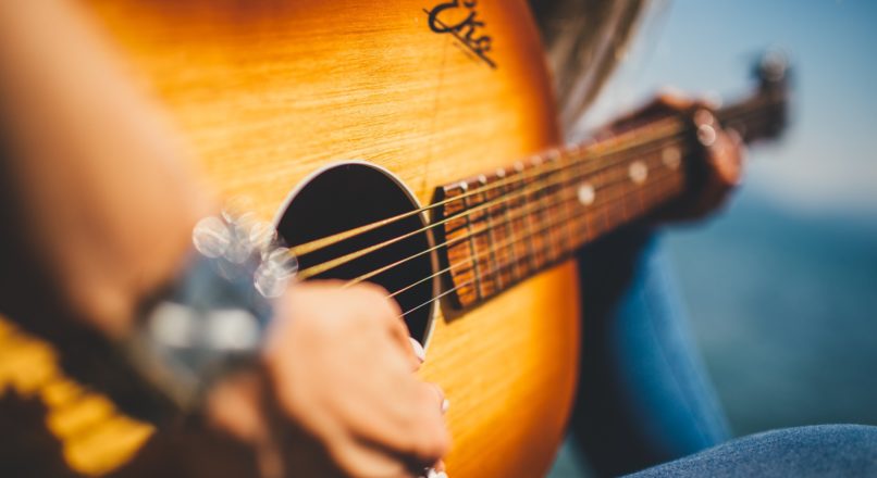 Como o aprendizado musical gratuito online pode ajudar muitas pessoas
