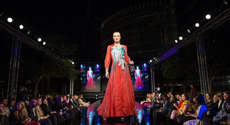 Como ganhar dinheiro como designer de moda?
