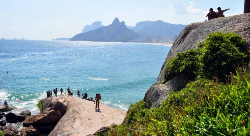 Turismo pós-pandemia RJ: quais os destinos gratuitos para fortalecer o consumo local?