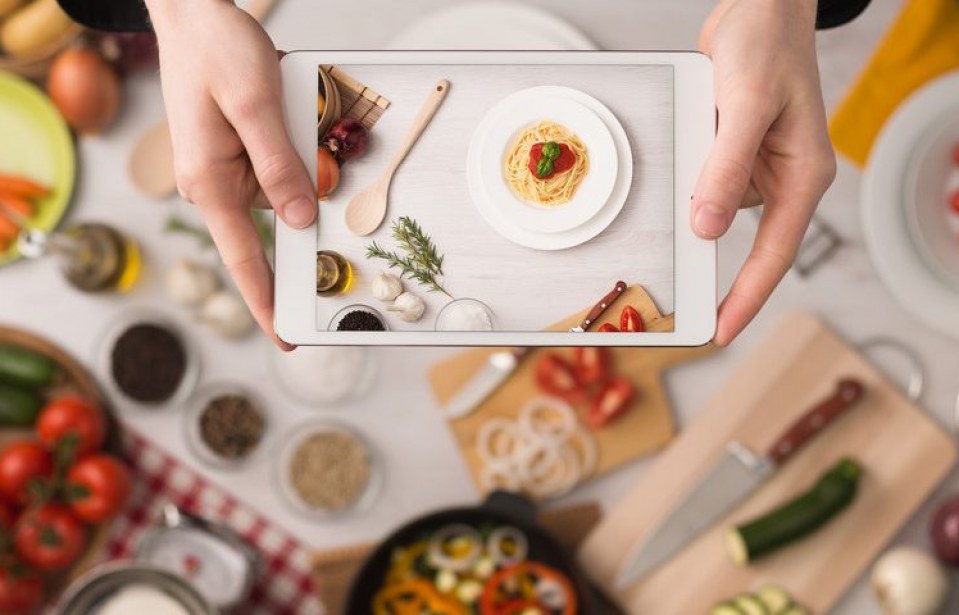 ACREDITE, ESSE LUGAR É UM RESTAURANTE COM COMIDA À VONTADE