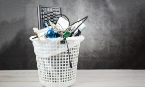 Como fazer o descarte de lixo eletrônico na sua empresa?