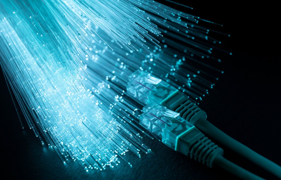 O que é fibra ótica internet? – Confira história e componentes!