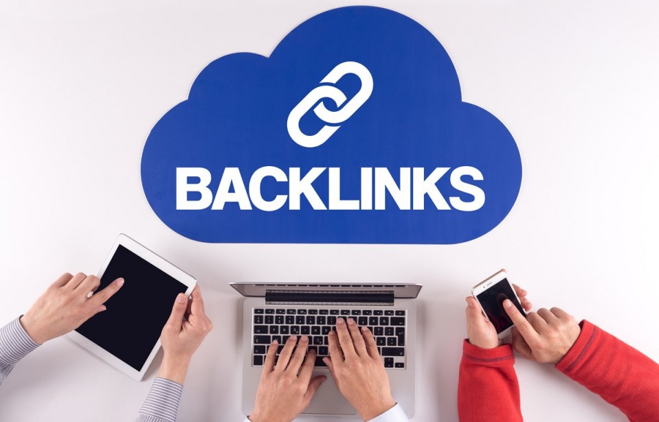 Como os backlinks melhoram o SEO de um site?