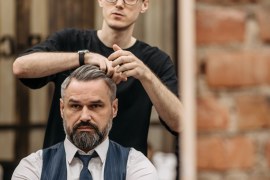 Homens procuram mais por coloração de cabelos e barbas nos salões de beleza