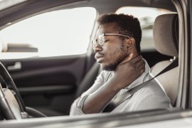 Má postura ao volante pode gerar problemas de saúde