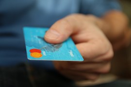 Qual é a pontuação mínima necessária para obter um cartão de crédito?