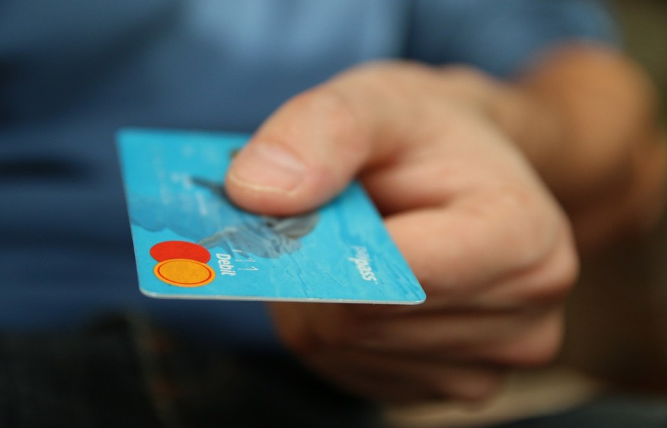 Qual é a pontuação mínima necessária para obter um cartão de crédito?