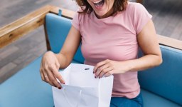 Brindes com embalagens personalizadas podem integrar estratégia de marketing